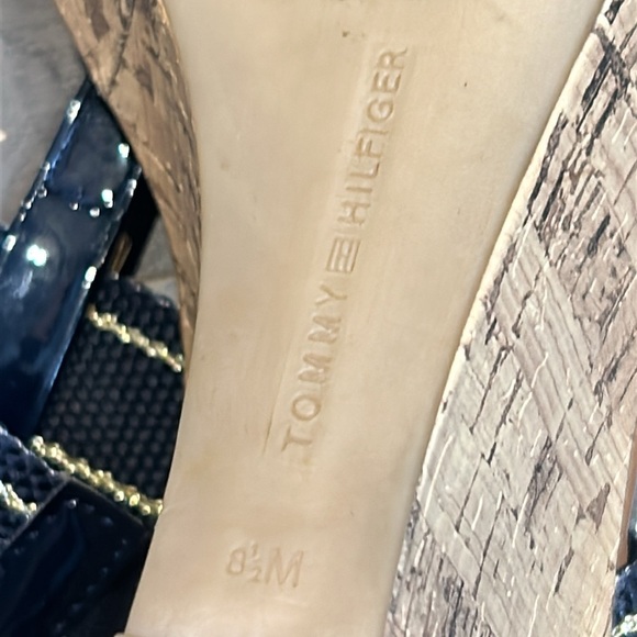 Tommy Hilfiger Cork Wedge Heeled Thong Sandals Navy Blue Tan Women’s 8.5 - Picture 15 of 16